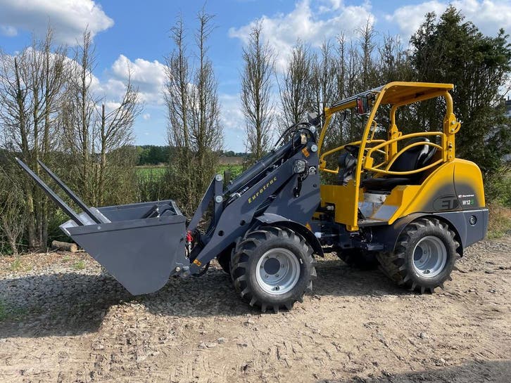 Te koop Eurotrac W12 S, Articles professionnels, Machines & Construction | Grues & Excavatrices