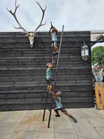 Beeld, Bronze: XXL Children on Ladder - 230 cm - Brons -