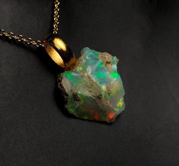 Métal - Pendentif en forme de cloche - Opale scintillante, Collections