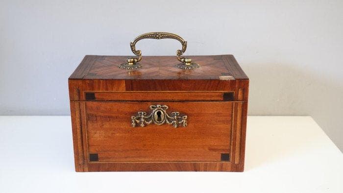 Doos - Wortelhoutfineer - theedoos, Antiek en Kunst, Antiek | Overige Antiek