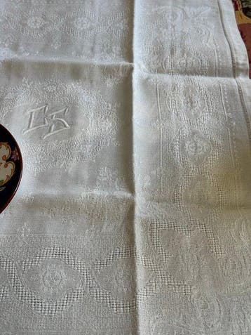 Linge de table française. Lot de 8 Belles Serviettes de