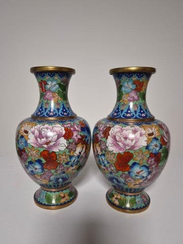 Vaas (2) - Twee vintage Chinese cloisonné vazen - Mille