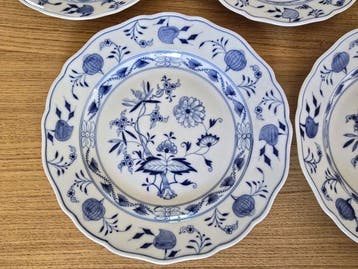 Meissen - Set of 5 Antique Meissen Blue Onion