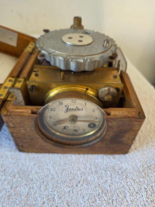 Duivenklok of Constateur - Jundes - hout, metaal, messing -, Antiquités & Art, Antiquités | Horloges