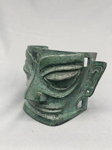 Sanxingdui-style antique-style bronze mask ornament -