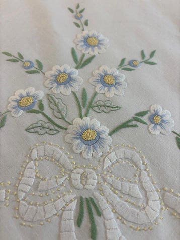 Nappe (13) - 270 cm - 170 cm - Broderie à la main