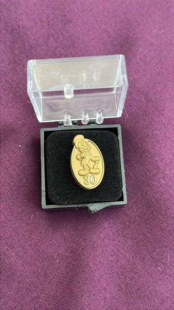 Disney - Statuette, Rare - Disney Cast Member Service -, Verzamelen, Disney, Nieuw