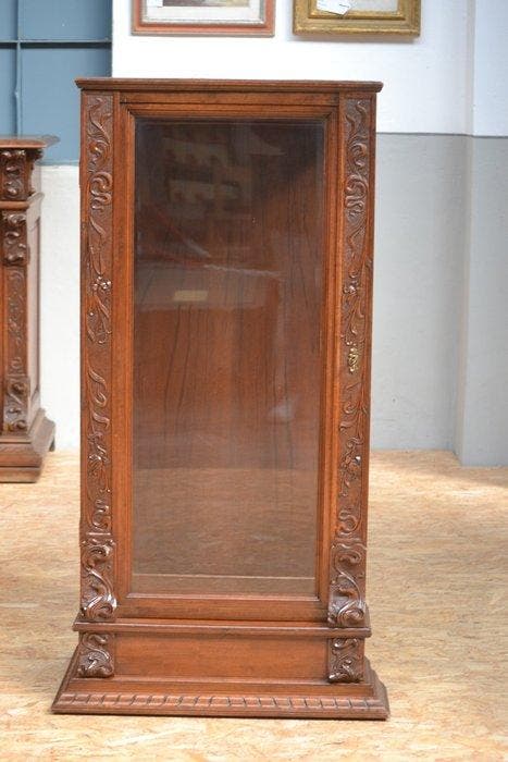 Vitrine - Walnoot - Vitrinekast met kolom, Antiek en Kunst, Antiek | Overige Antiek