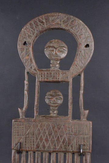 Houten kam op een metalen sokkel - Ashanti - Ghana