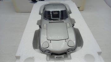 Autoart 1:18 - Avion miniature - Toyota 2000 GT Coupe -