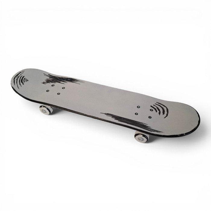 Baylee - White & Black Skateboard, Antiek en Kunst, Kunst | Schilderijen | Modern