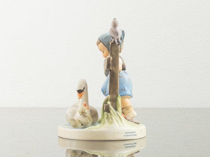 Goebel - M.I. Hummel - Figure - Schwanenteich / Feathered, Antiquités & Art, Curiosités & Brocante