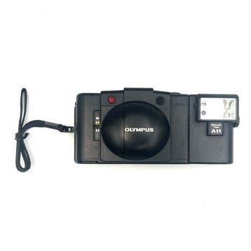 Olympus XA2 + A11 flash | Analoge compactcamera