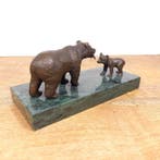 Sculpture, Grizzly Bear with Cup - 18 cm - Bronze patiné