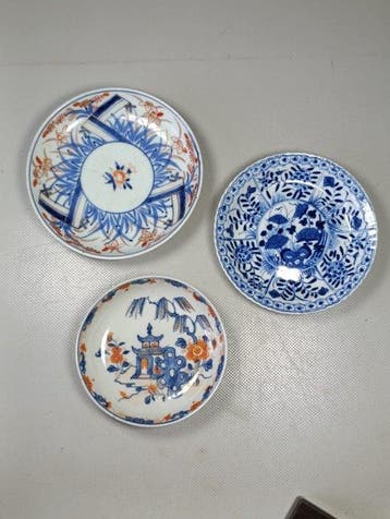 Bord (3) - 3 Coupelles / Soucoupes en Porcelaine - Porselein