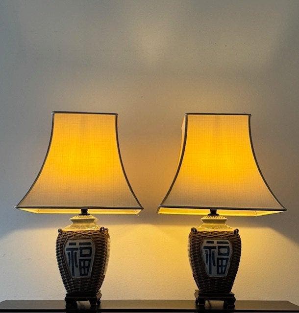 Lampe de table (2) - Faïence, Soie - pagode chinoise, Antiquités & Art, Curiosités & Brocante