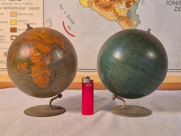 Celestial table globe, Terrestrial table globe - George