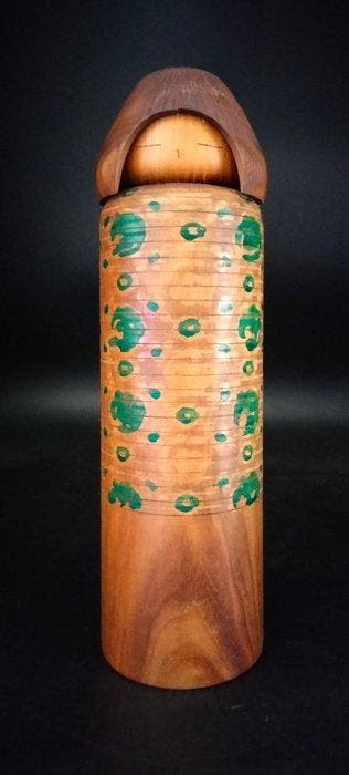Beeldje - ZELDZAME Kokeshi getiteld Midori gemaakt door