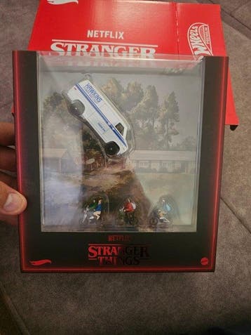 Hot Wheels 1:64 - Modelauto (3) - 1983 Chevy Van - Stranger, Nieuw