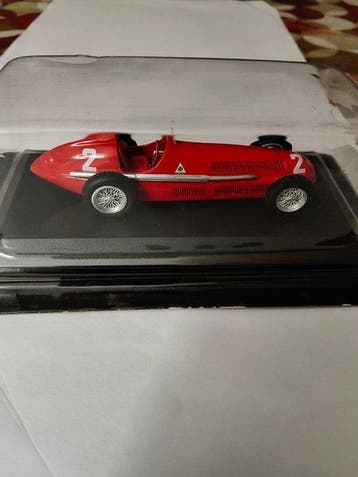 Altaya 1:43 - Berline miniature (2) - Alfa Romeo 158 e