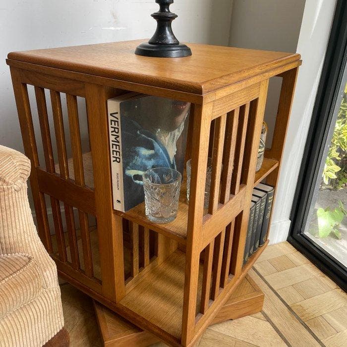 Boekenkast - Eik - Een eiken draaibare vintage boekenkast., Antiek en Kunst, Kunst | Designobjecten