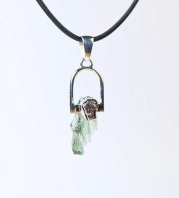 Moldaviet / Meteoriet Campo del Cielo Hanger / nieuw - 2.32, Verzamelen, Mineralen en Fossielen