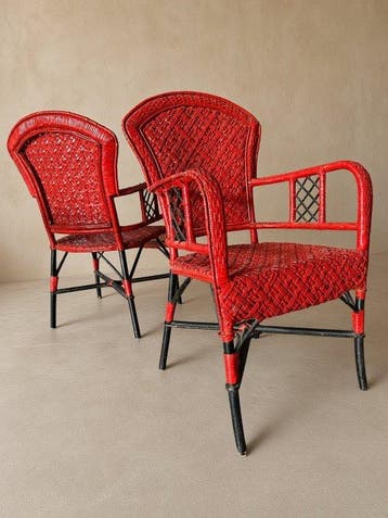 Fauteuil (2) - Set van twee chinoiserie-rieten armstoelen,