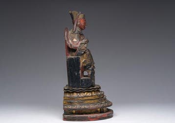 Gelakt en verguld sculptuur van een notabele - Hout - China