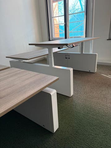 Duo Zit Sta Bureau Elektrisch - Wit Frame - Eiken Blad, In hoogte verstelbaar, Nieuw