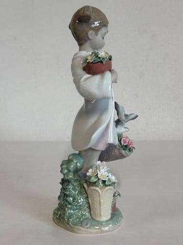 Lladró - Figurine - Delicate Nature - Naturaleza Delicada