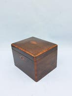 Cercueil - coffret de rangement - Acajou - Une boîte à thé.