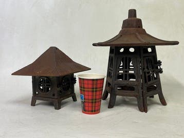 Lantaarn (2) - Gietijzer - japanse pagode lantaarns