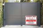 Portail coulissant ou autoportant et barrière double battant