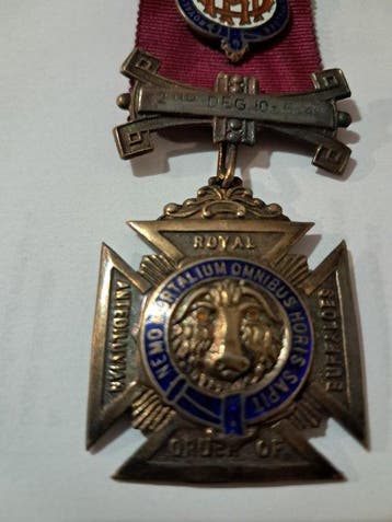 Royaume-Uni - Médaille de service - Ordre royal antédiluvien, Collections