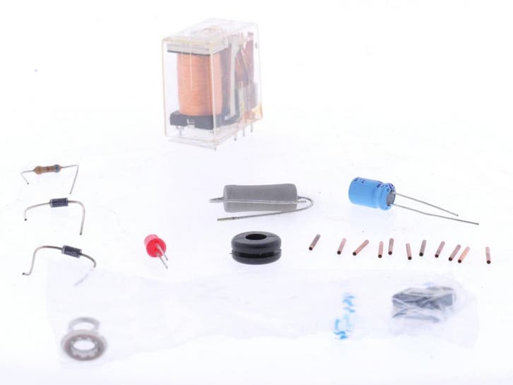 Set relais en elektronica #5072 (Alle schalen, Analoog), Hobby en Vrije tijd, Modeltreinen | Overige schalen, Overige typen, Gebruikt