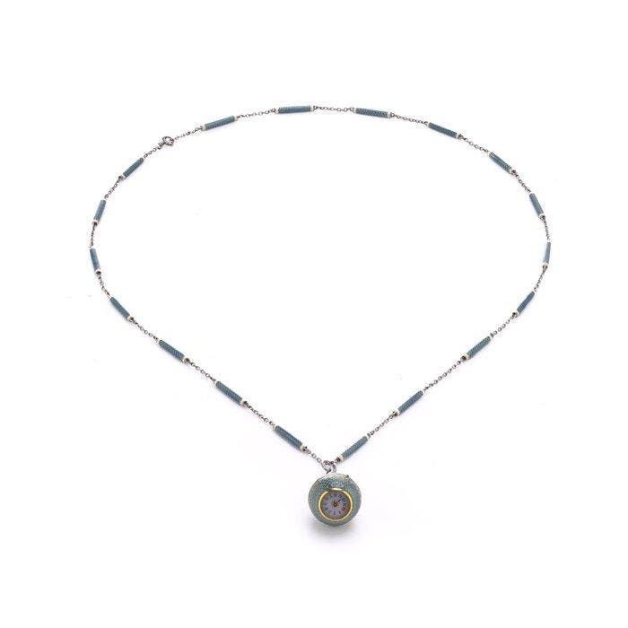 Halsketting Art Deco platina en emaille pendantklokketting, Handtassen en Accessoires, Kettingen