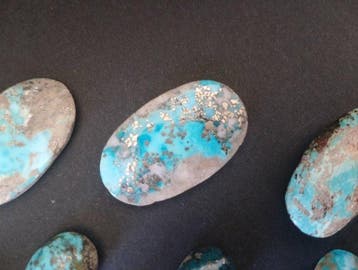 Cabochons - Hoogte: 35 mm - Breedte: 13 mm- 44.92 g
