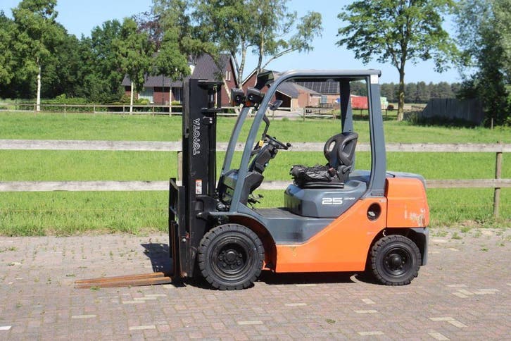 Veiling: Heftruck Toyota 52-8FD25 Diesel 2500kg 3.0m 2011, Zakelijke goederen, Machines en Bouw | Heftrucks en Intern transport