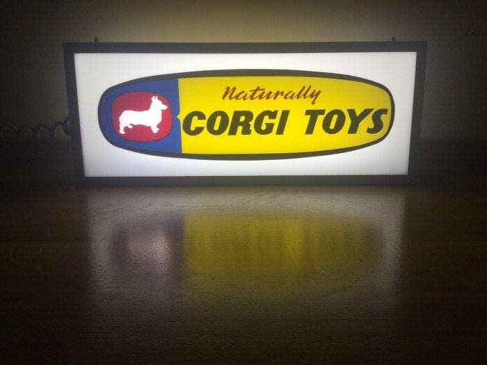 Corgi Toys - Modelauto - Tweezijdig Verlicht - 50 x 20 x 10, Hobby en Vrije tijd, Modelauto's | 1:5 tot 1:12