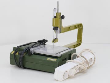 Proxxon Micromot DS 230/E Tafeldecoupeerzaag 85 W & grati..., Hobby en Vrije tijd, Ophalen of Verzenden, Gebruikt