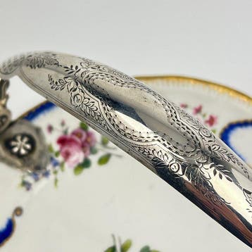 Momm,H. - Tafelmiddenstuk - Samengevoegd Porselein en Zilver