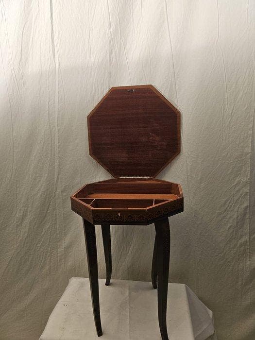 Bijzettafel - Bijzettafel met Muziekdoos (Italiaanse Stijl, Antiek en Kunst, Curiosa en Brocante