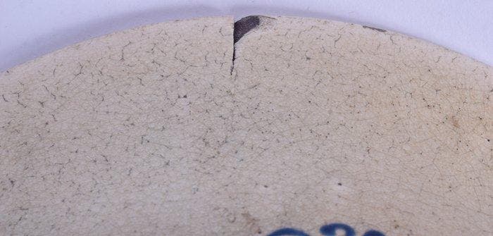 Een Chinese aardewerken blauwe emaille ronde kom uit de, Antiek en Kunst, Antiek | Overige Antiek