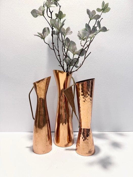 Vaas - Teak - Een set van drie diabolo-stijl vazen., Antiquités & Art, Art | Objets design