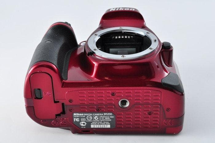 Nikon D5200 Digital SLR Red [#1400] Appareil photo numérique, TV, Hi-fi & Vidéo, Appareils photo analogiques
