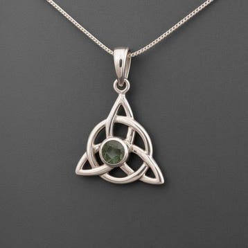 MOLDAVITE. Hanger met Keltisch symbool en bijpassende