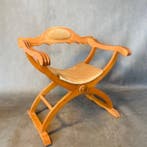 Chaise - Bois, réinterprétation du style Savonarola des