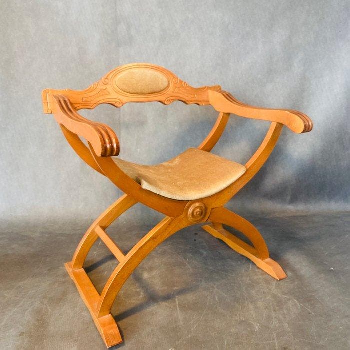 Chaise - Bois, réinterprétation du style Savonarola des, Antiquités & Art, Curiosités & Brocante
