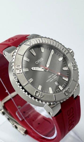 Oris - Aquis Date Relief - Sans prix de réserve -