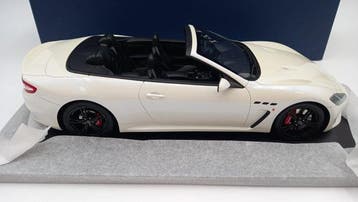 Top Speed 1:18 - Modelauto - Maserati Gran Turismo cabrio, Nieuw